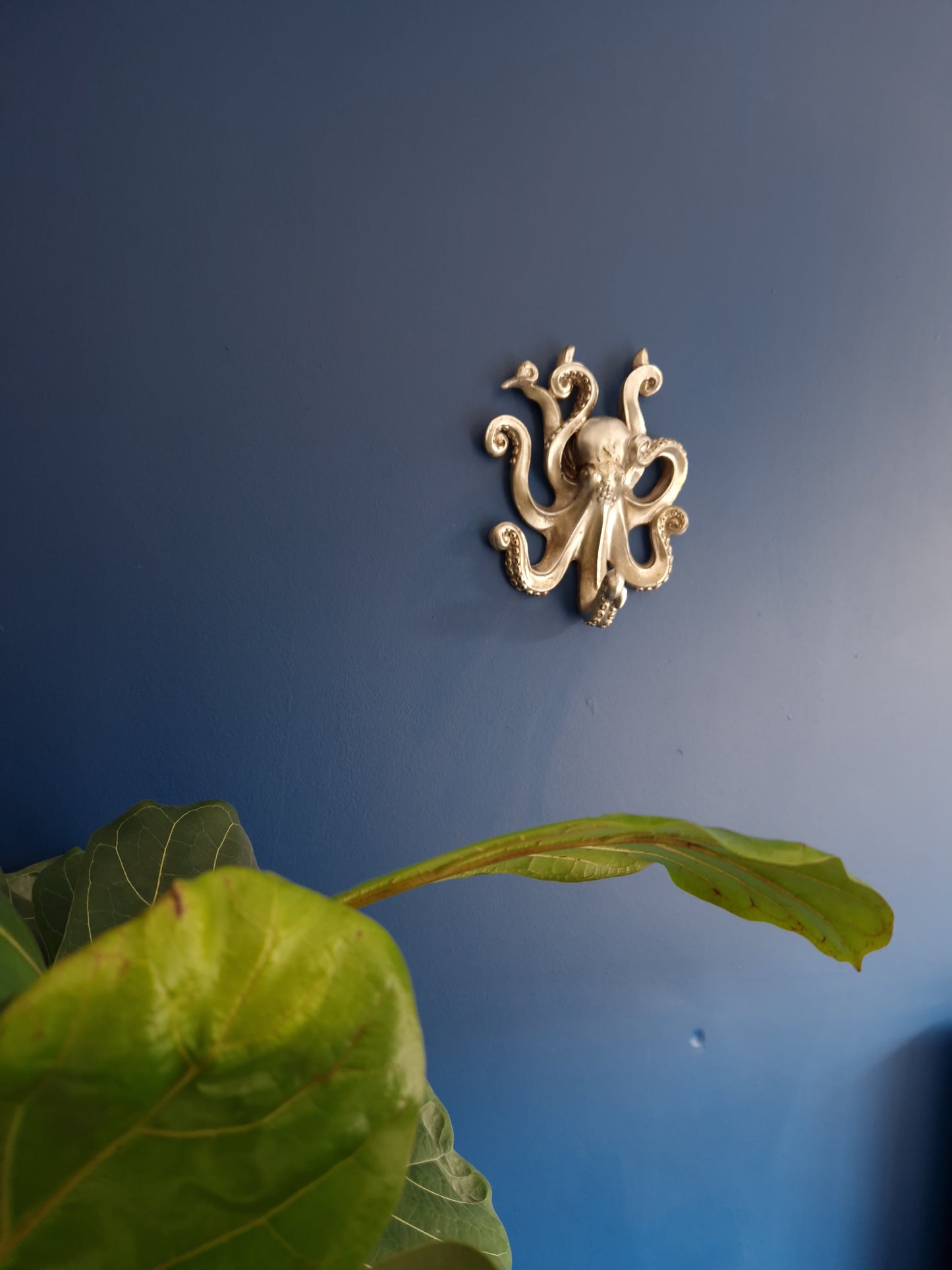 Silver Octopus Wall Hook - Ocean-Inspired Resin Wall Decor for Home, 20cm Height Home Decor