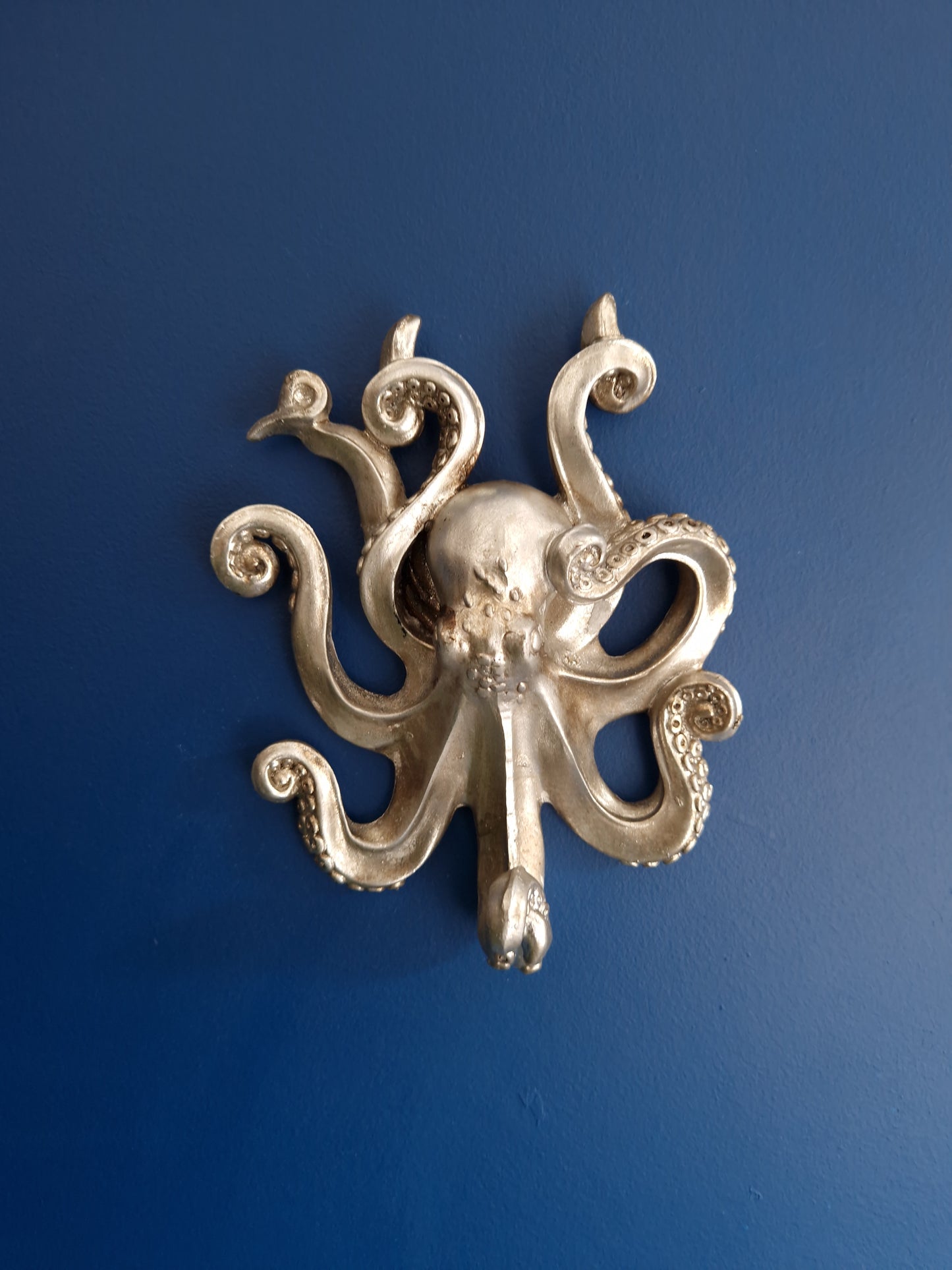 Silver Octopus Wall Hook - Ocean-Inspired Resin Wall Decor for Home, 20cm Height Home Decor