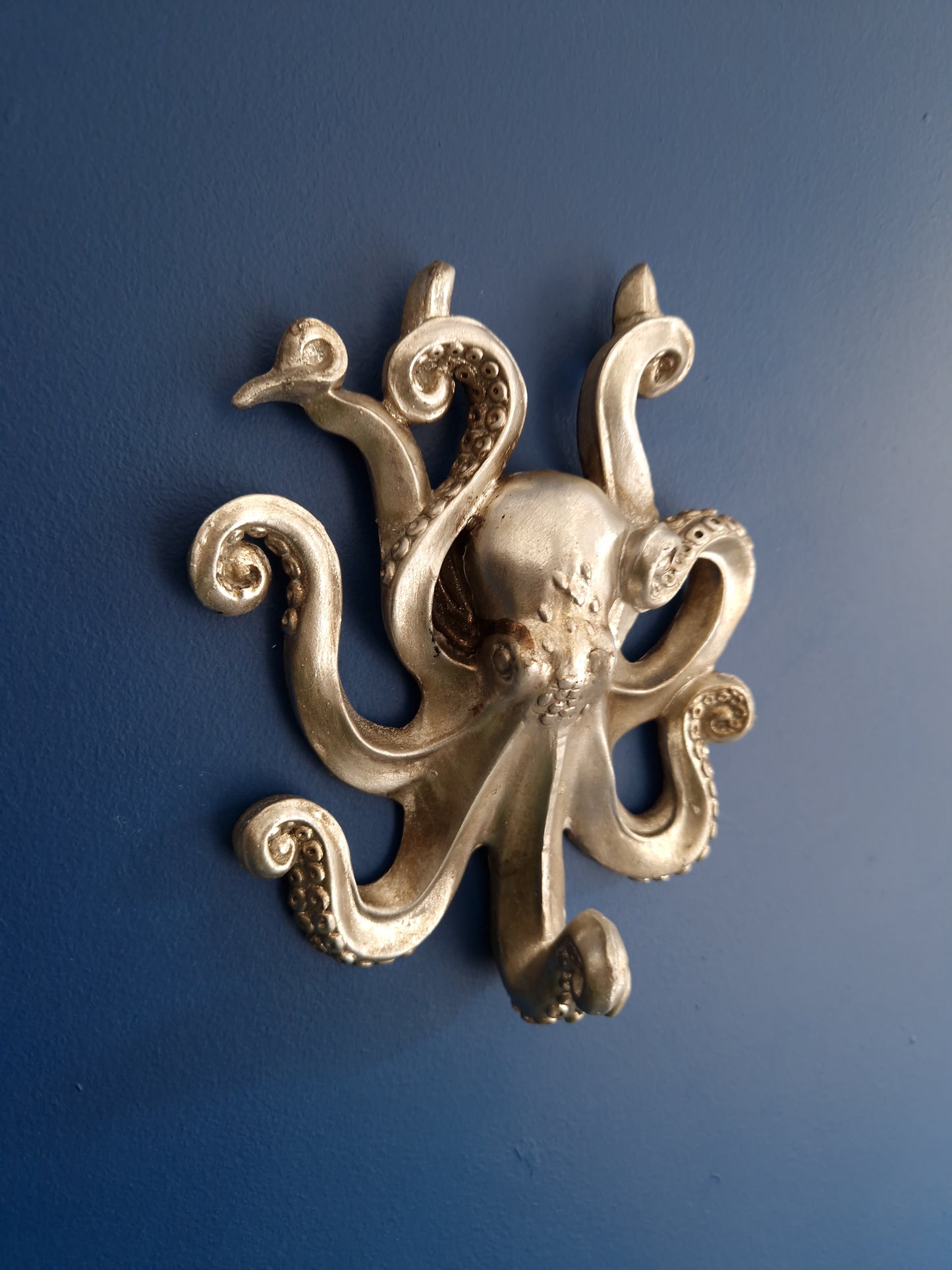 Silver Octopus Wall Hook - Ocean-Inspired Resin Wall Decor for Home, 20cm Height Home Decor